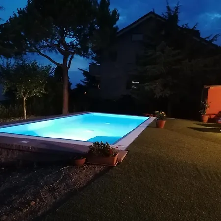 Petronilla Bed & Breakfast 4*