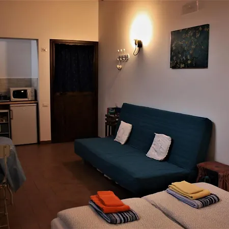 Oda ve Kahvaltı Petronilla 4*