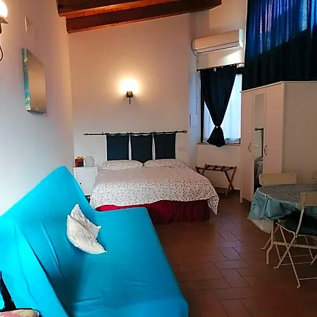 Petronilla Bed & Breakfast 4*